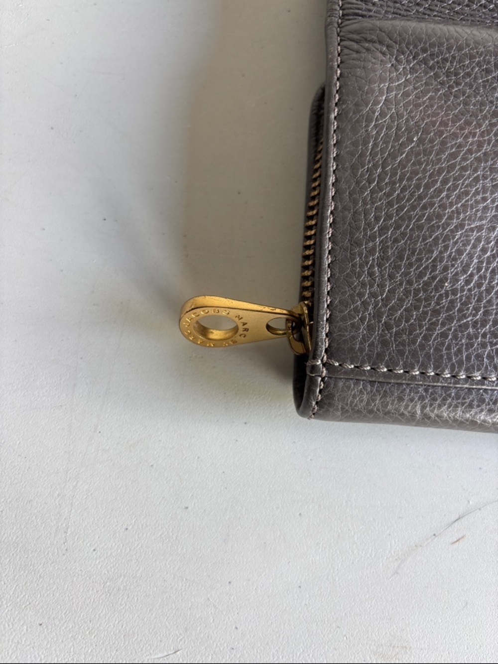 Marc by Marc Jacobs Pebbled Leather Trifold Wallet - Charcoal Brown - Picture 7 of 9